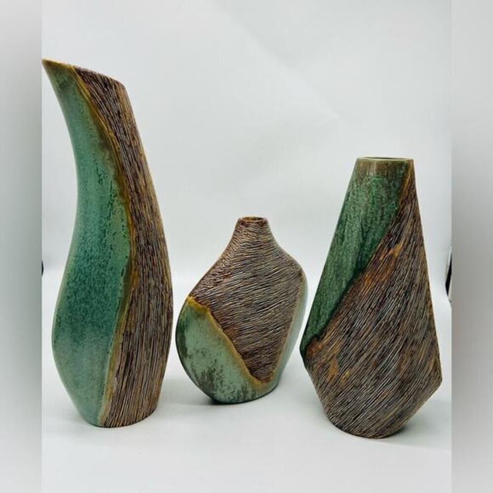 Toyo vintage pottery set of 3. Absolutely beautiful in excellent condition